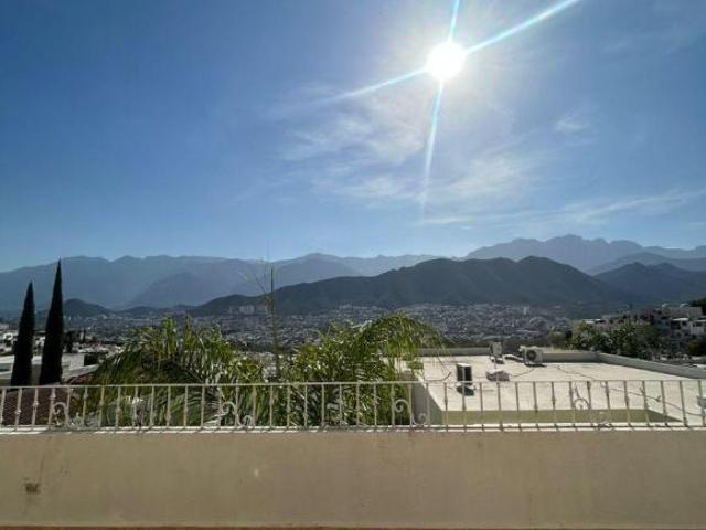 Casa con VISTAS PANORAMICAS en Venta