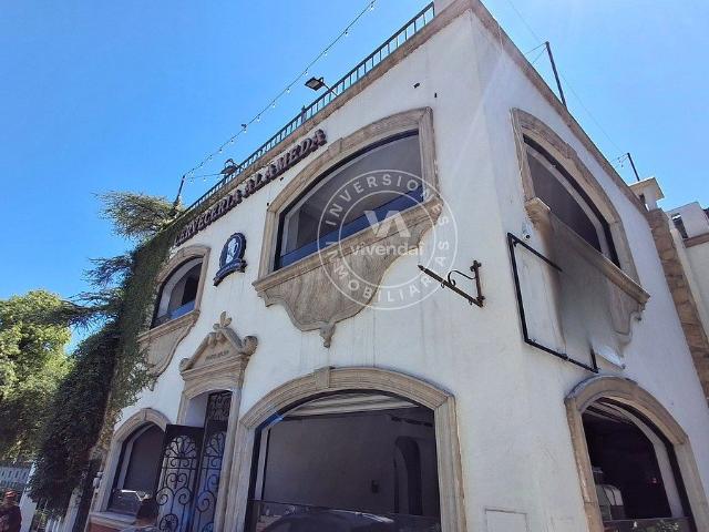 Casa con vocación comercial frente a la Alameda