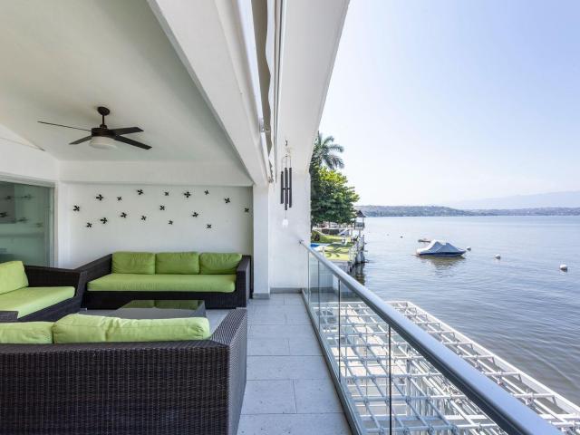 Casa con Acceso al lago en Tequesquitengo Morelos