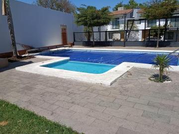 Casa con Alberca climatizada y terraza