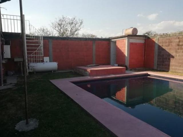Casa con alberca en atlatlahucan