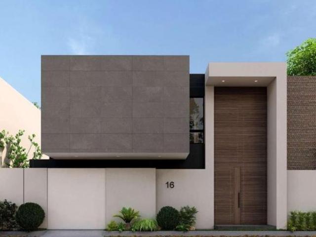 Casa con alberca en fraccionamiento