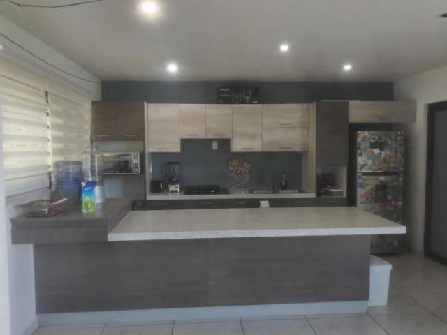 Casa con alberca en fraccionamiento campestre