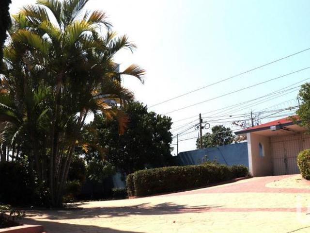 Casa con ALBERCA en la RIVERA LAS FLECHAS