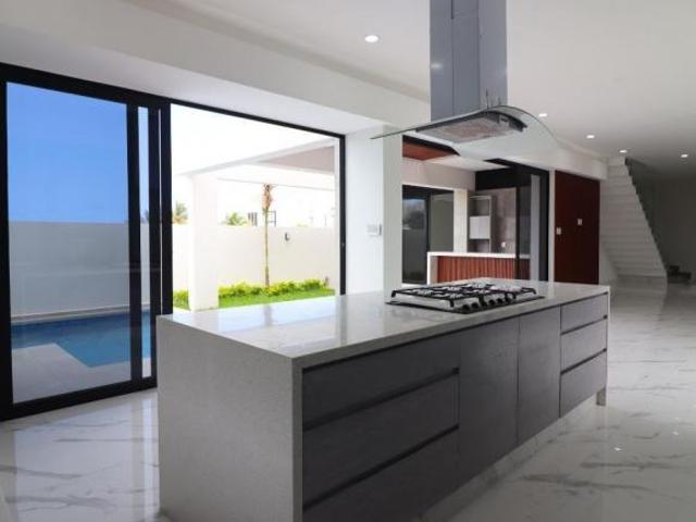 Casa en venta con terraza, alberca y jardín en la Riviera Veracruzana | Las Olas Residencial