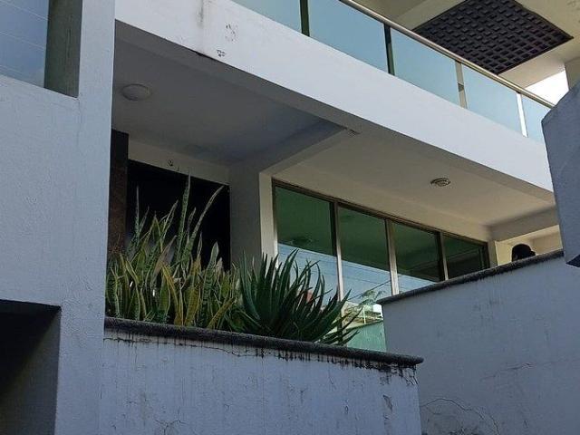 CASA CON ALBERCA EN LAS TERRAZAS