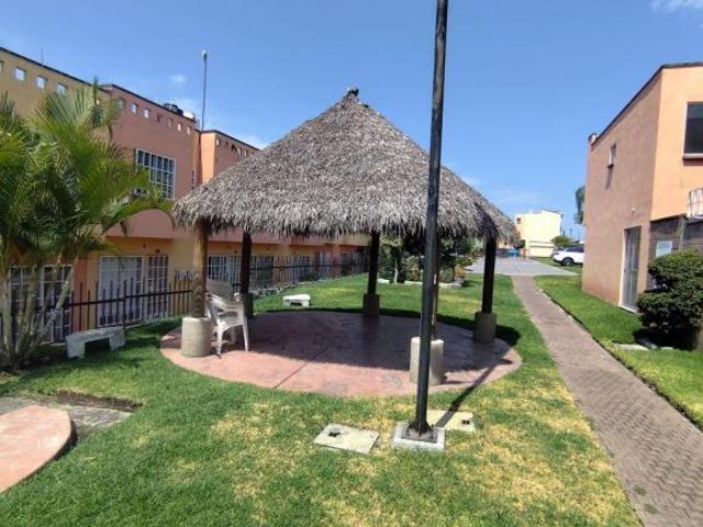 CASA CON ALBERCA EN TEMIXCO