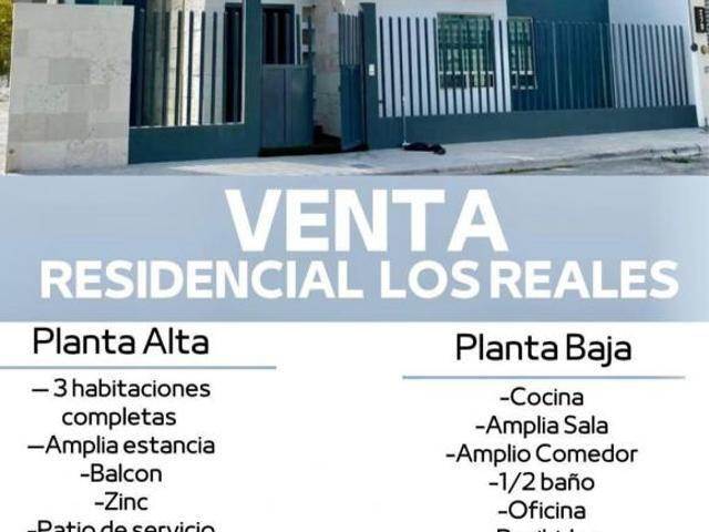 CASA CON ALBERCA EN VENTA EN ESQUINA EN LOS REALES