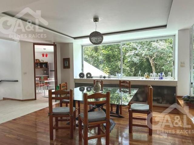 Casa con Alberca en Venta en Fraccionamiento Loma Esmeralda