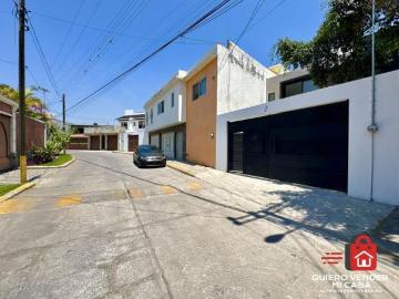 Casa con alberca en Venta Fraccionamiento Las Fincas Jiutepec