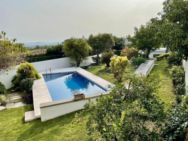 Casa con Alberca Grande y 731m² Terreno Colindante a Río | Lomas de Cocoyoc
