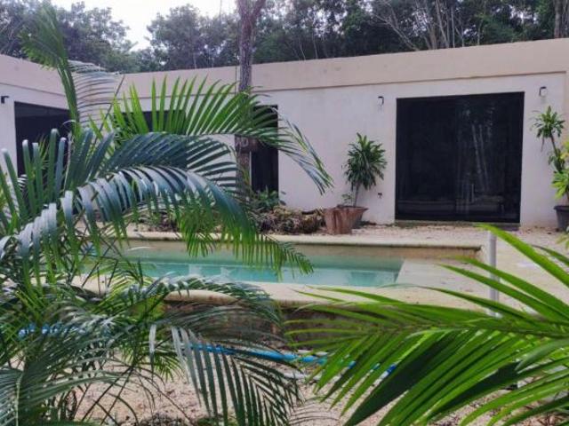 Casa con alberca privada ecológica, en venta