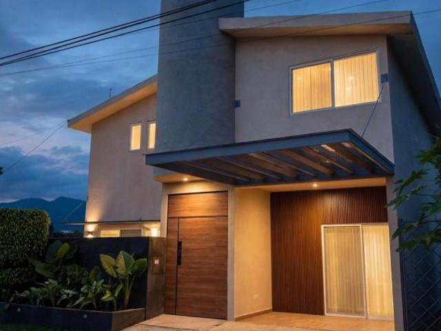 Casa con Alberca Propia en Vergeles de Oaxtepec – ¡Tu Refugio de Fin de Semana!