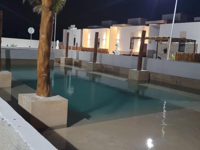 Casa con alberca, rooftop a pasos de la playa en venta, Chelem, cerca de Progreso