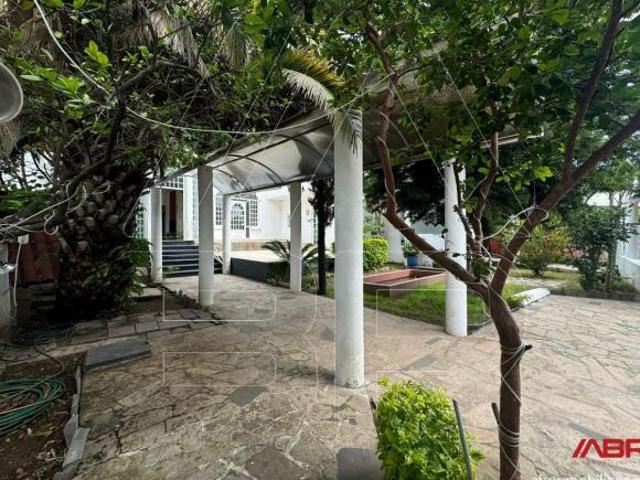 CASA CON ALBERCA Y AMPLIO JARDIN EN EL CARRIL DE LA PRIMAVERA