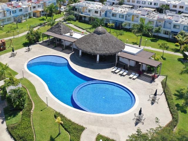 Casa con Alberca y Gimnasio en Rincón del Cielo STB01