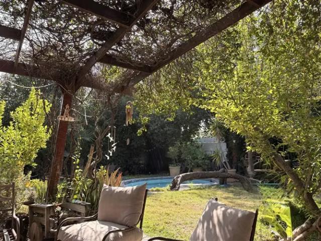 Casa con amplio jardín en La Dehesa, gran oportunidad | 3 dormitorios por 12350.00 en Lo Barnechea