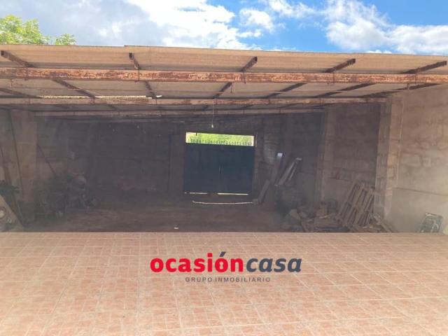 CASA CON AMPLIO PATIO Y TEJADO NUEVO