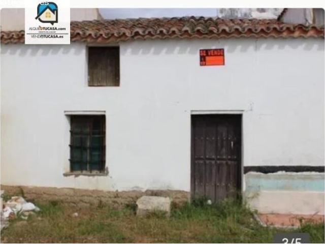 Casa con Amplio Terreno Urbanizable en Dueñas
