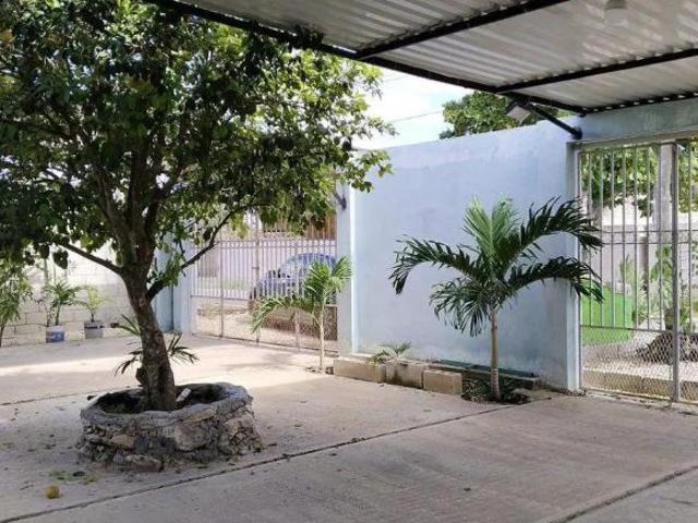 Casa con amplio terreno en venta en Ucú