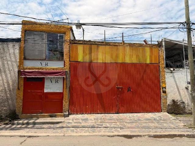 CASA CON AMPLIO TERRENO EN VENTASOBRE CARRETERA LIBRE A ZAPOTLANEJO EN LA GIGANTERA TONALA