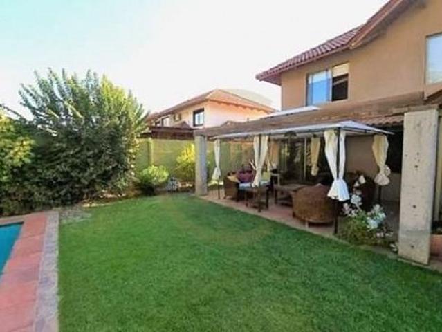 Casa con amplio terreno en Casa Grande