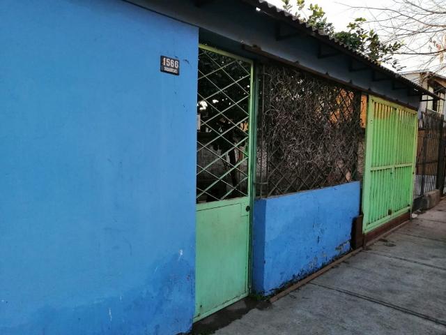Casa con amplio terreno en renca