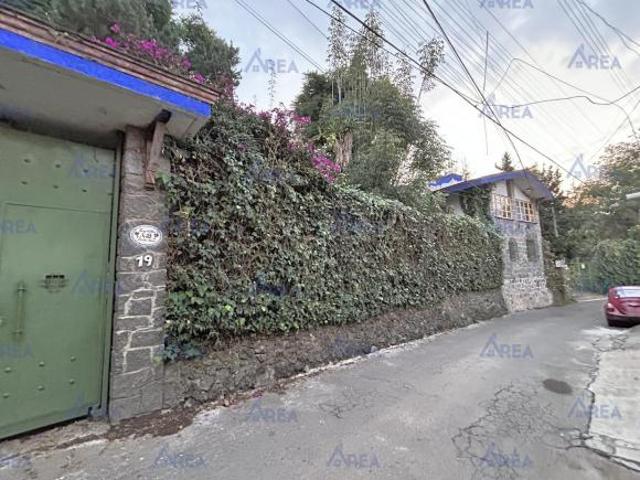 Casa con amplio terreno en San Andrés Totoltepec