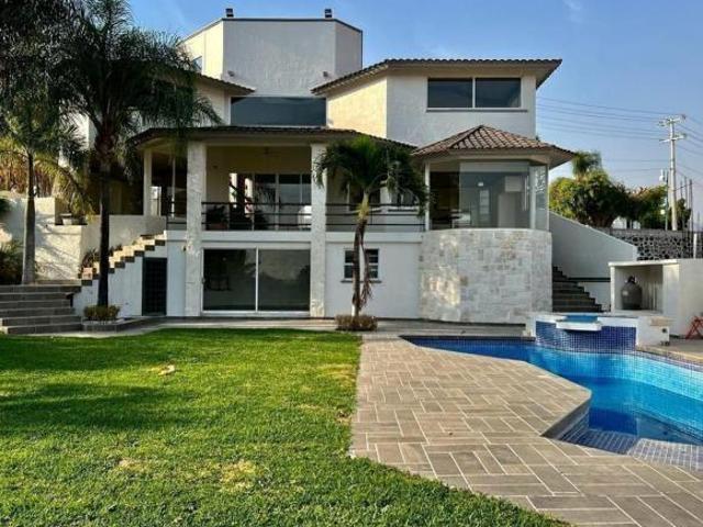 Casa con Amplios Espacios y Vista a la Campiña | Lomas de Cocoyoc