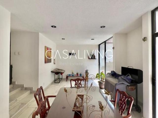 Casa con amplios espacios