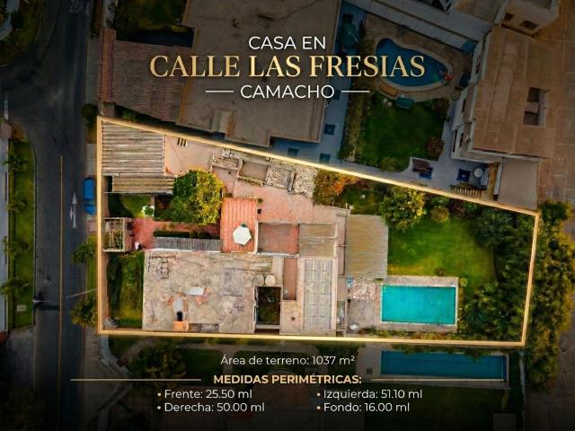 Casa Con Amplios Jardines y Bella Piscina Se vende como terreno