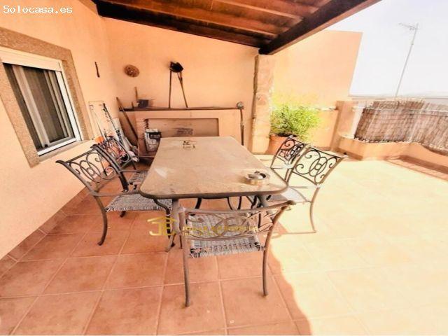 CASA CON AMPLIA TERRAZA EN VIRGEN DE LAS HUERTAS