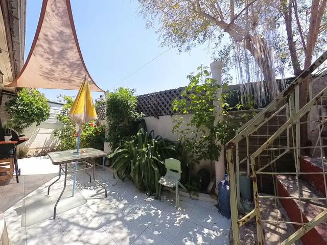 Casa con ampliación regularizado. 1676 | dormitorios por 2990.00 en La Granja