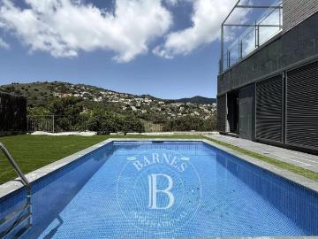 Casa con ascensor y piscina en Alella, Barcelona 311m² Alella