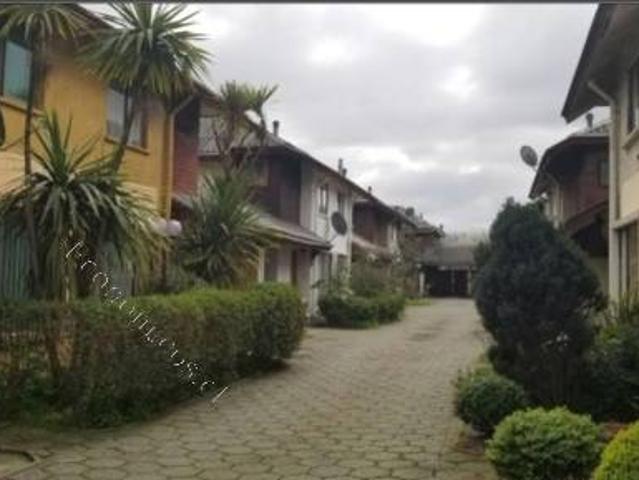 Casa con árboles frutales 3d 2b en condominio