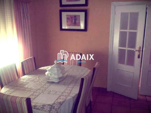 Casa con azotea en venta en Hinojal, a tan solo 25 minutos de Cáceres