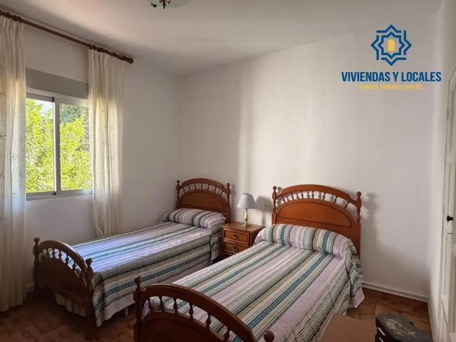 Casa con balcón en alquiler en Genil