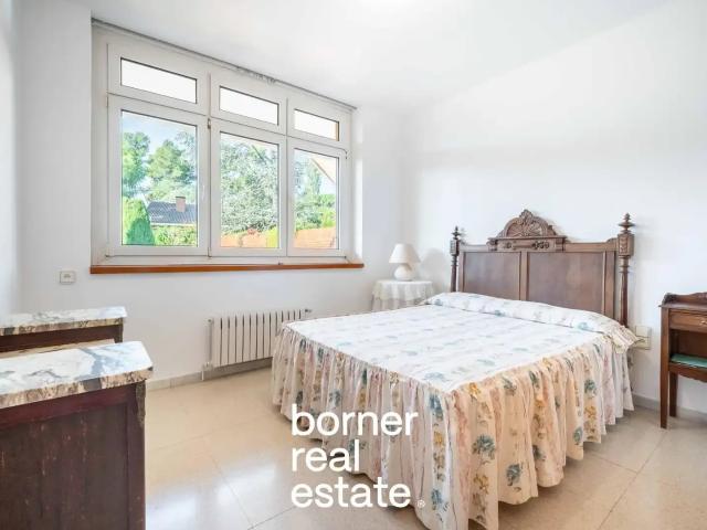 Casa con balcón en alquiler en OCTAVI BRUIX