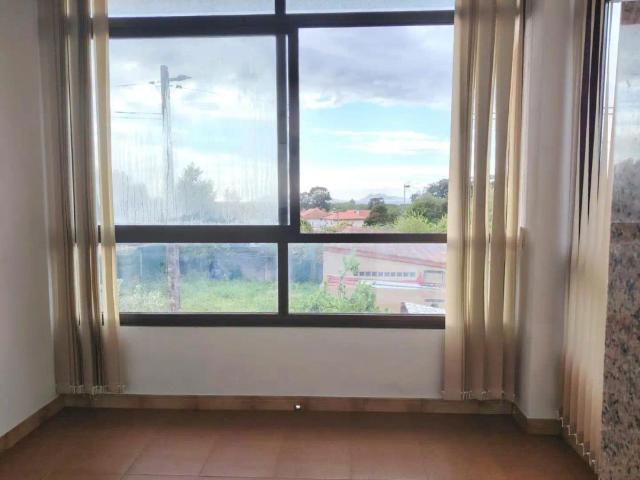 Casa con balcón en alquiler en Navia