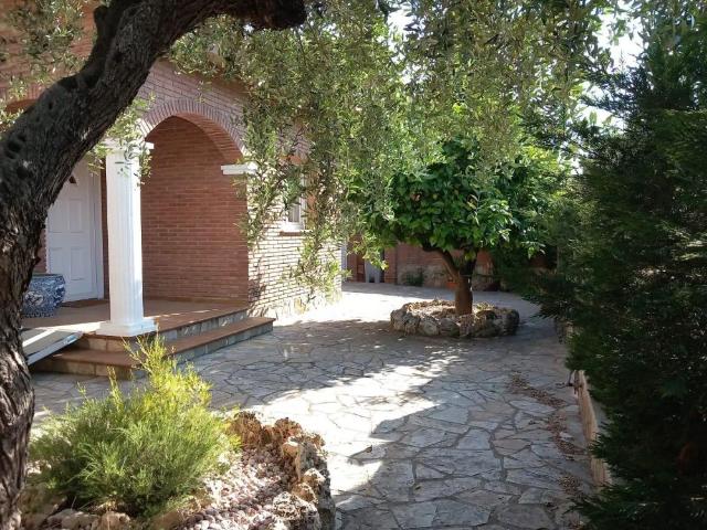 Casa con balcón en alquiler en Pacs del Penedès