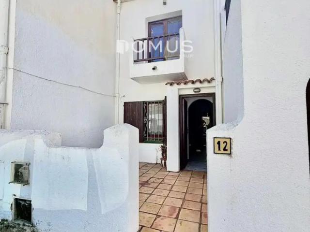 Casa con balcón en alquiler en Palau 15, del