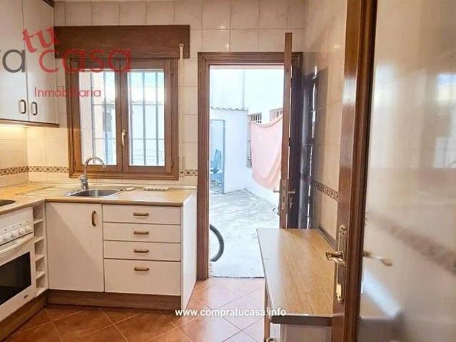 Casa con balcón en alquiler en Plaza de las Alcaldesas