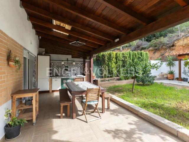 Casa con balcón en alquiler en Reino de Valencia