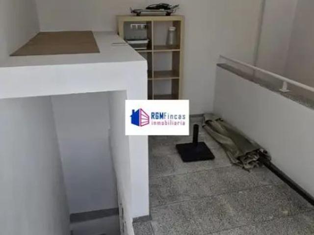 Casa con balcón en alquiler en Triana