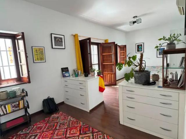 Casa con balcón en alquiler en Triana