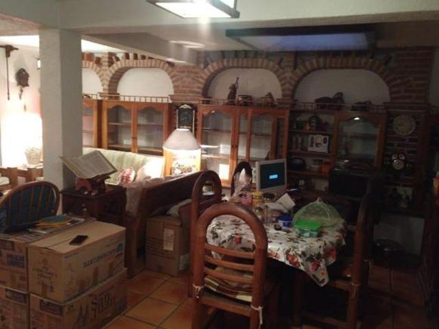 Casa con Bungalo y jardín en venta cerca de Liverpool Cuernavaca estitlo colonial