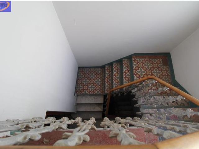 Casa con buhardilla y bodega en Utiel