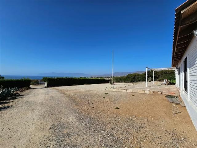 Casa con cabañas en venta de 6 dorm. En Guanaqueros Coquimbo | 6 dormitorios por 20000.00 en Coquimbo