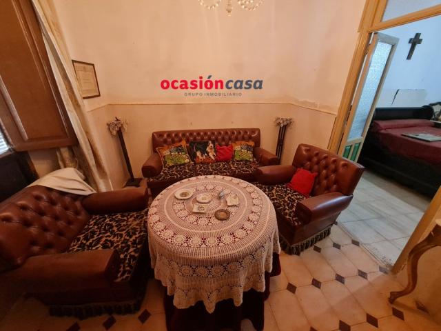 CASA CON COCHERA A LA VENTA EN HINOJOSA DEL DUQUE
