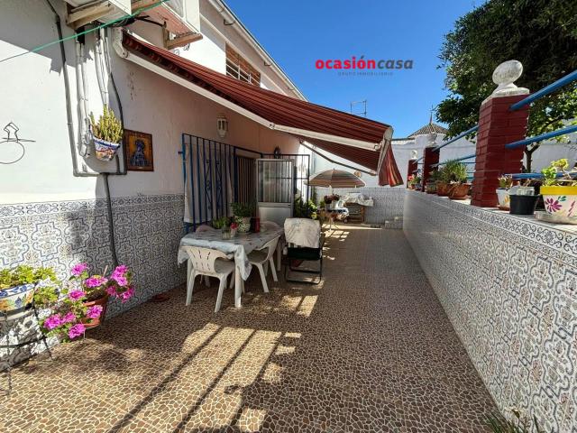 CASA CON COCHERA Y TEJADO NUEVO A LA VENTA